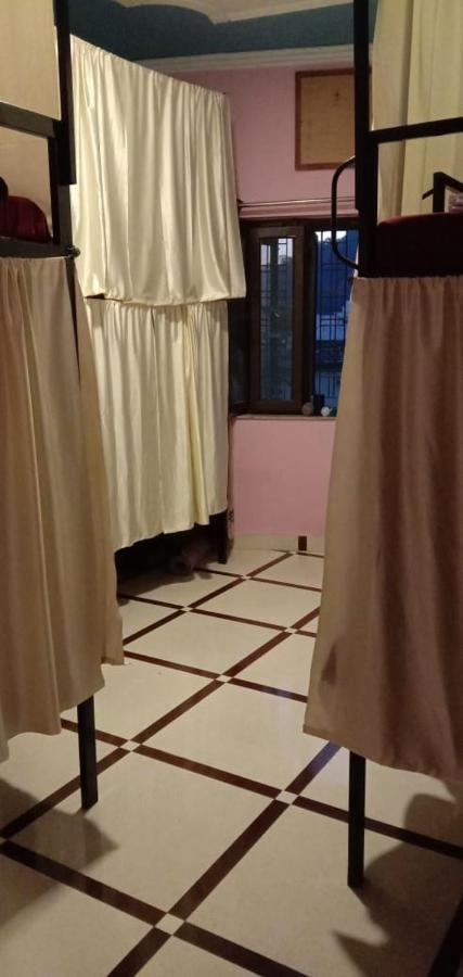 Tebaar Backpackers Hostel Rishikesh Bagian luar foto