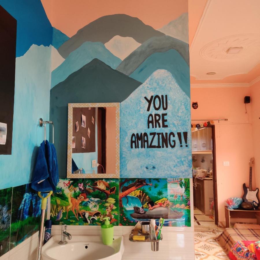 Tebaar Backpackers Hostel Rishikesh Bagian luar foto